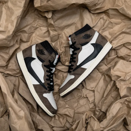 nike-travis